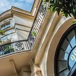 Mayfair Penthouse With Rooftop Facing Hyde Park