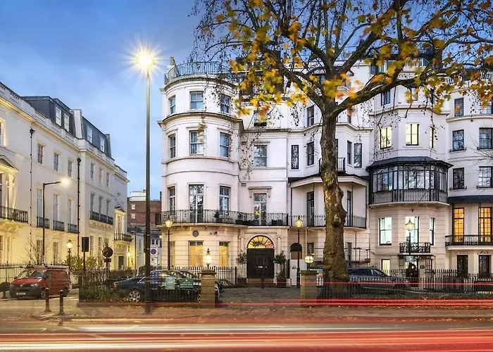 Mayfair Penthouse With Rooftop Facing Hyde Park