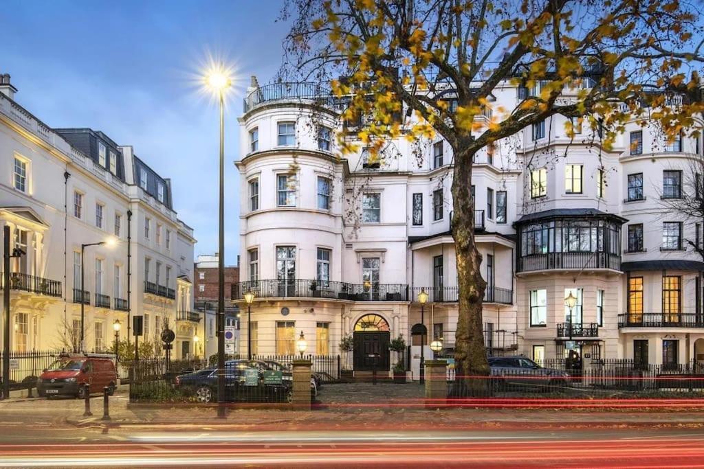 Mayfair Penthouse With Rooftop Facing Hyde Park * Londra