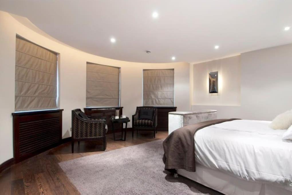 Mayfair Penthouse With Rooftop Facing Hyde Park Apartament Londra