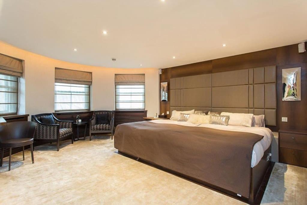 Mayfair Penthouse With Rooftop Facing Hyde Park Appartamento