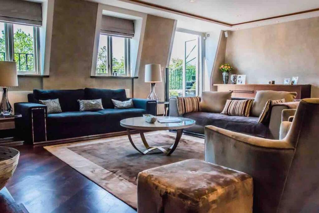 Mayfair Penthouse With Rooftop Facing Hyde Park Appartamento