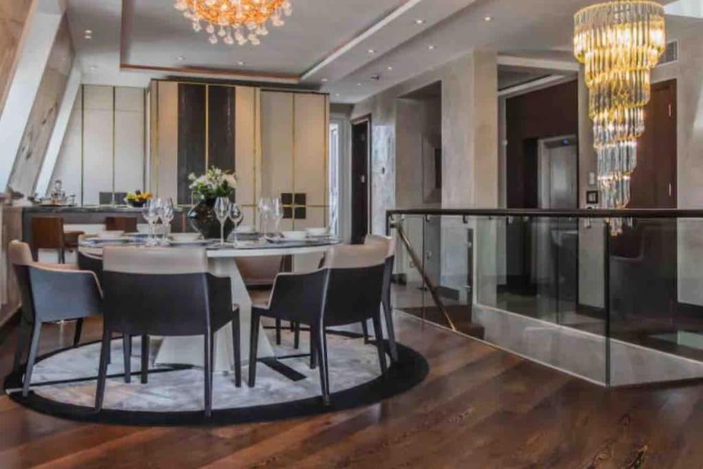 Mayfair Penthouse With Rooftop Facing Hyde Park *